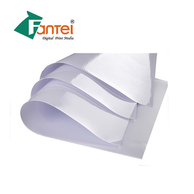 Το ντυμένο έμβλημα PVC κυλά το ύφασμα 5903109090 1.025.0m 440-610g 50m/Roll