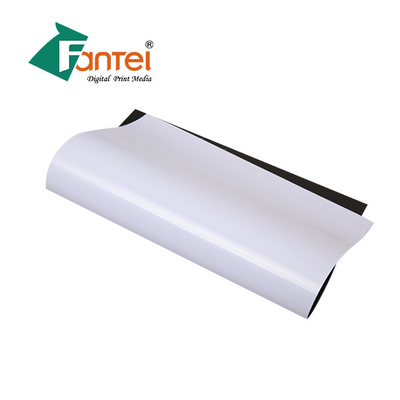 440gsm 13oz Eco κρύο ρόλων εμβλημάτων PVC Blockout που τοποθετείται σε στρώματα διαλυτικό