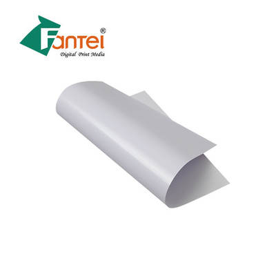 13oz άσπρο έμβλημα PVC που διαφημίζει καυτό που τοποθετείται σε στρώματα με την καλή λυσσασμένη δύναμη
